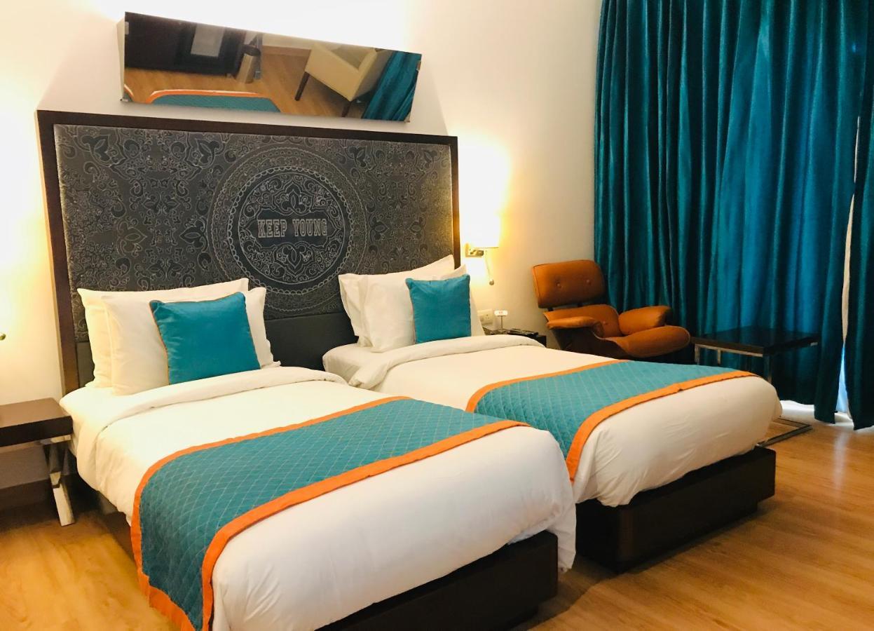 Golden Tulip City Centre Gurgaon Extérieur photo