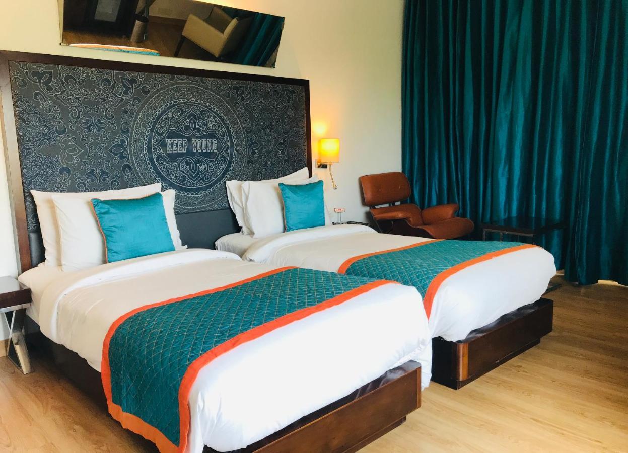 Golden Tulip City Centre Gurgaon Extérieur photo