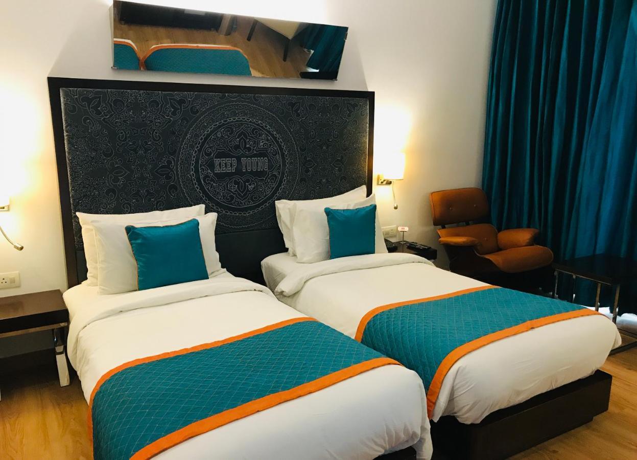 Golden Tulip City Centre Gurgaon Extérieur photo