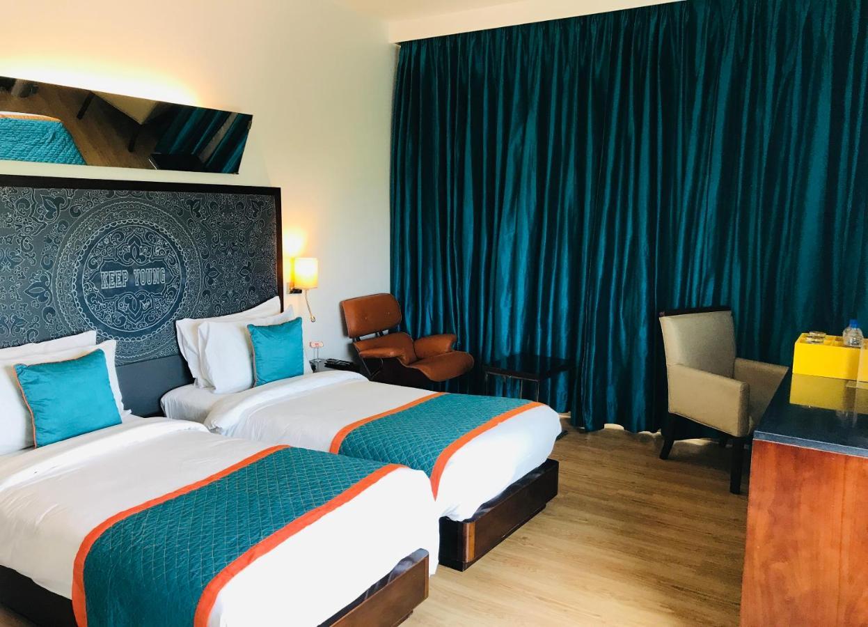 Golden Tulip City Centre Gurgaon Extérieur photo
