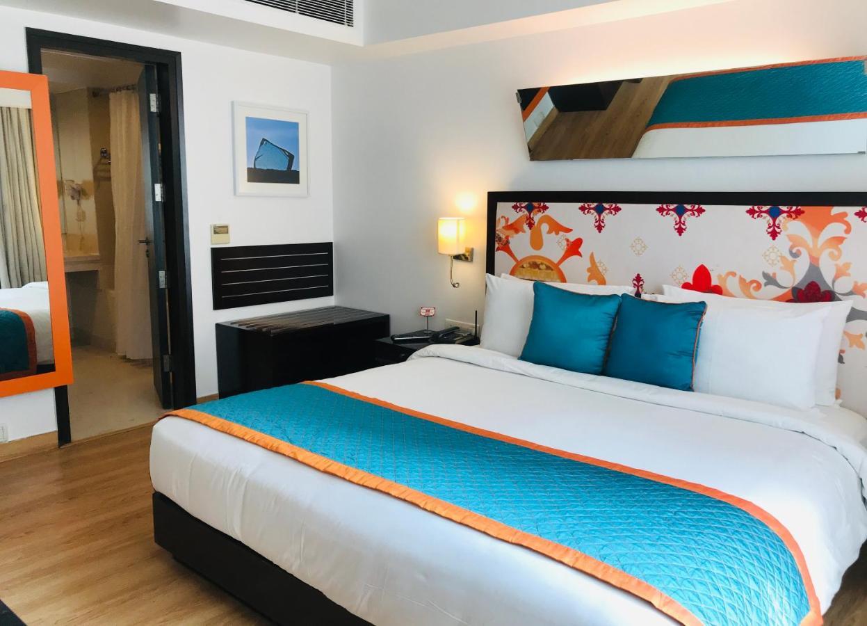 Golden Tulip City Centre Gurgaon Extérieur photo