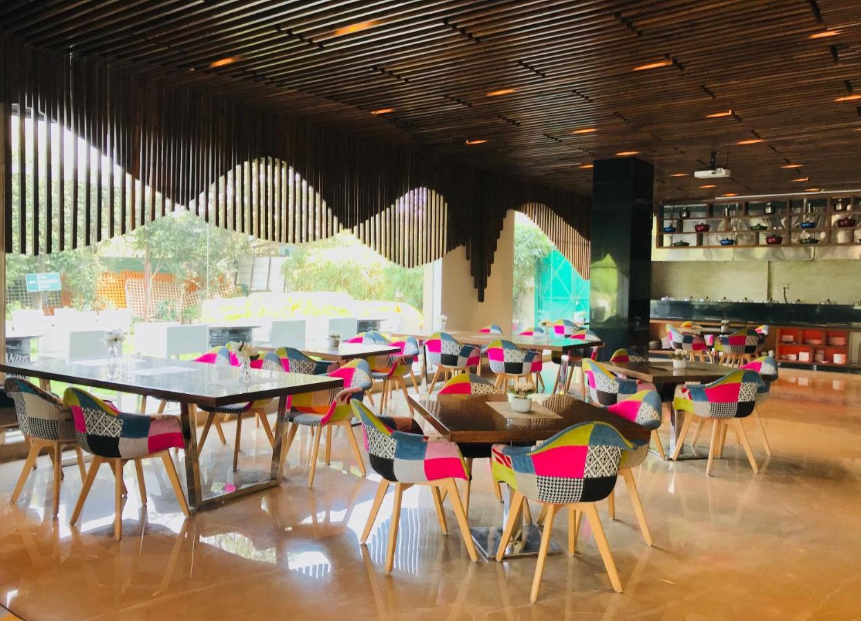 Golden Tulip City Centre Gurgaon Extérieur photo