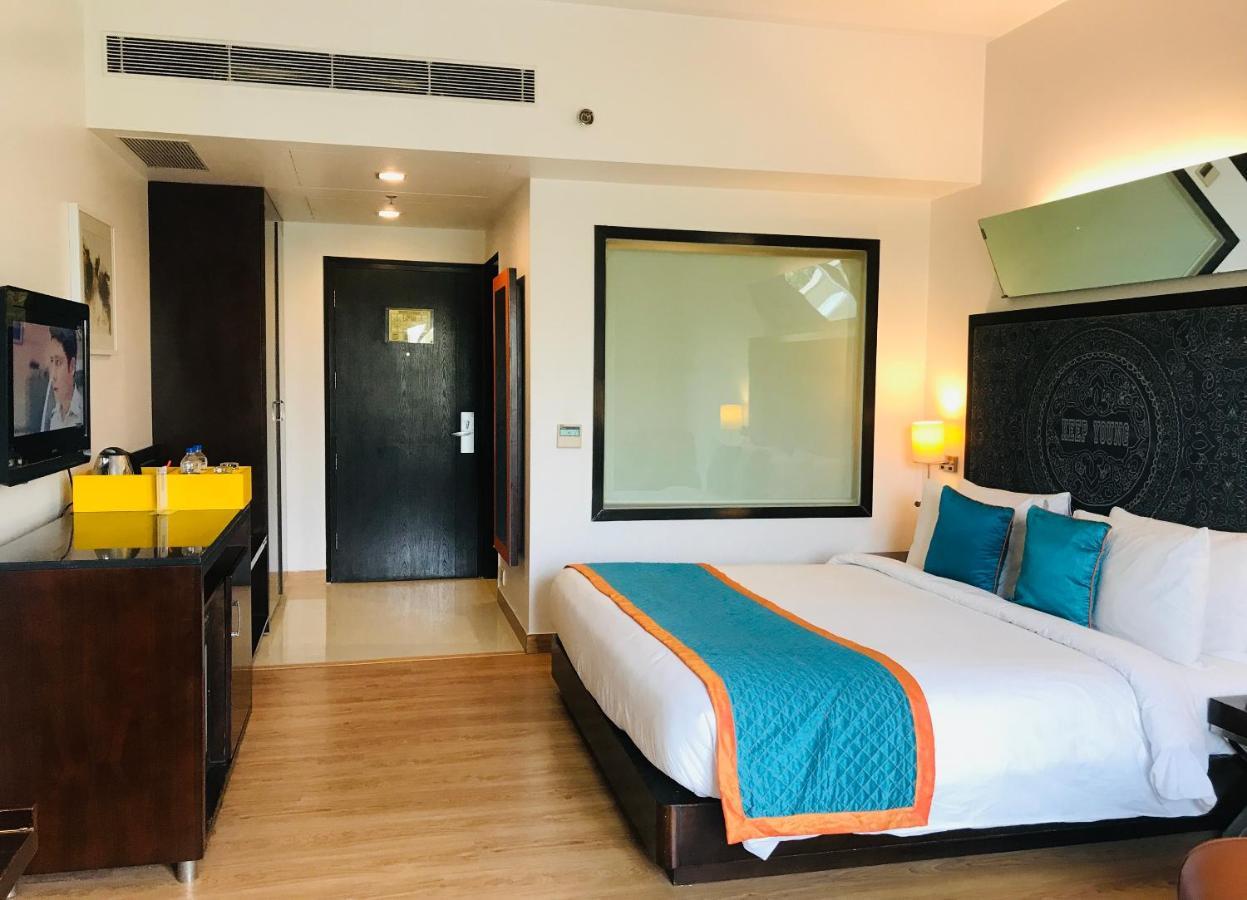 Golden Tulip City Centre Gurgaon Extérieur photo