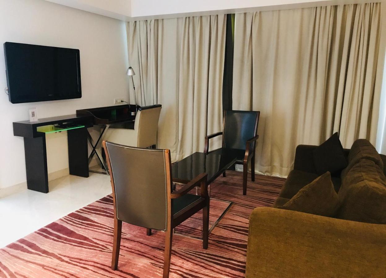 Golden Tulip City Centre Gurgaon Extérieur photo