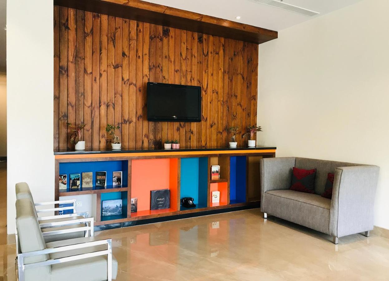 Golden Tulip City Centre Gurgaon Extérieur photo