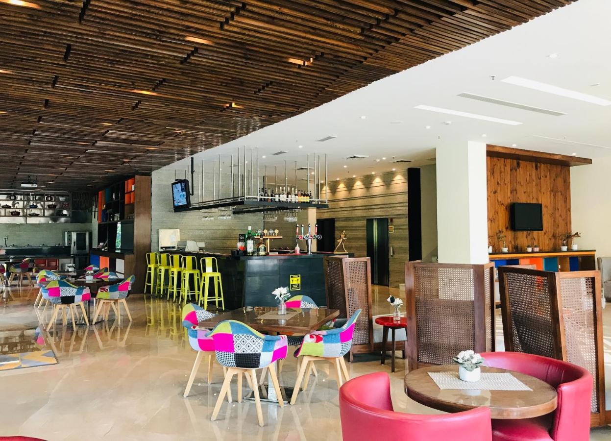 Golden Tulip City Centre Gurgaon Extérieur photo
