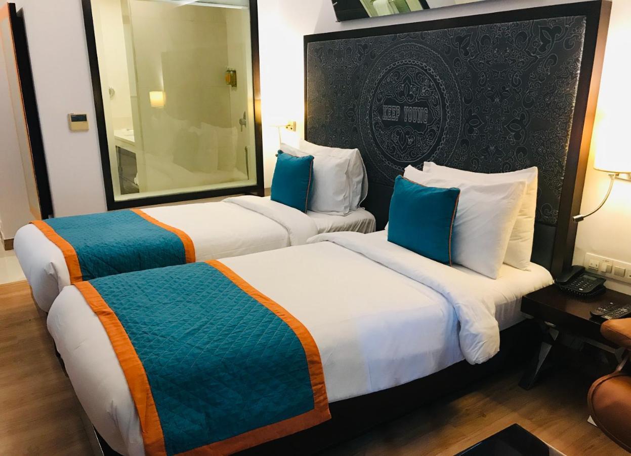 Golden Tulip City Centre Gurgaon Extérieur photo