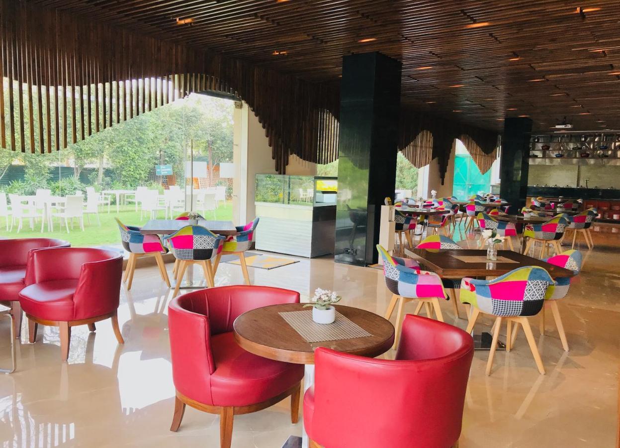 Golden Tulip City Centre Gurgaon Extérieur photo