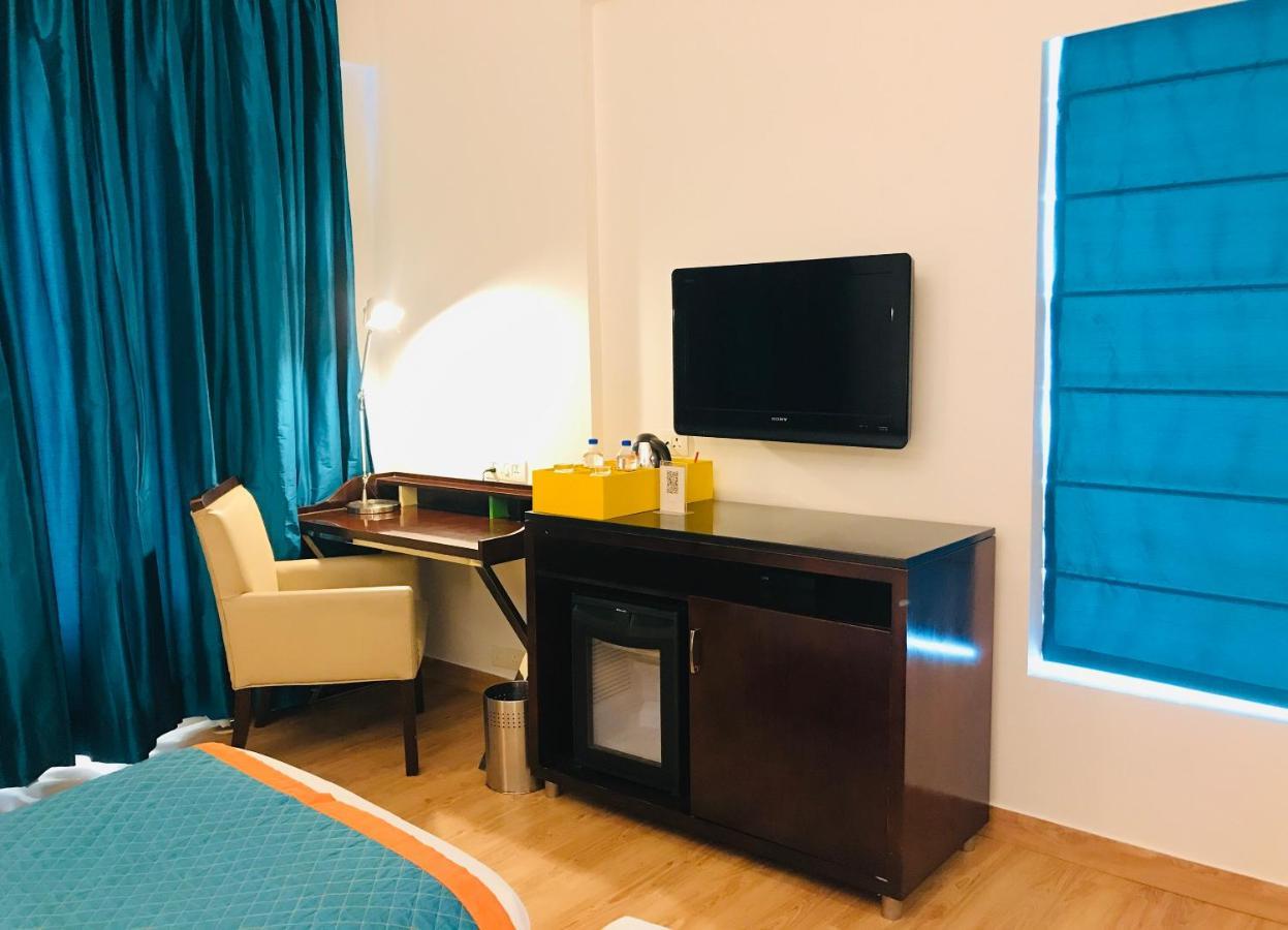 Golden Tulip City Centre Gurgaon Extérieur photo