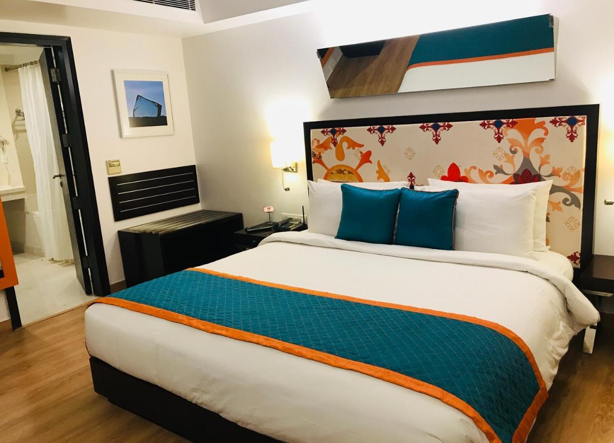 Golden Tulip City Centre Gurgaon Extérieur photo