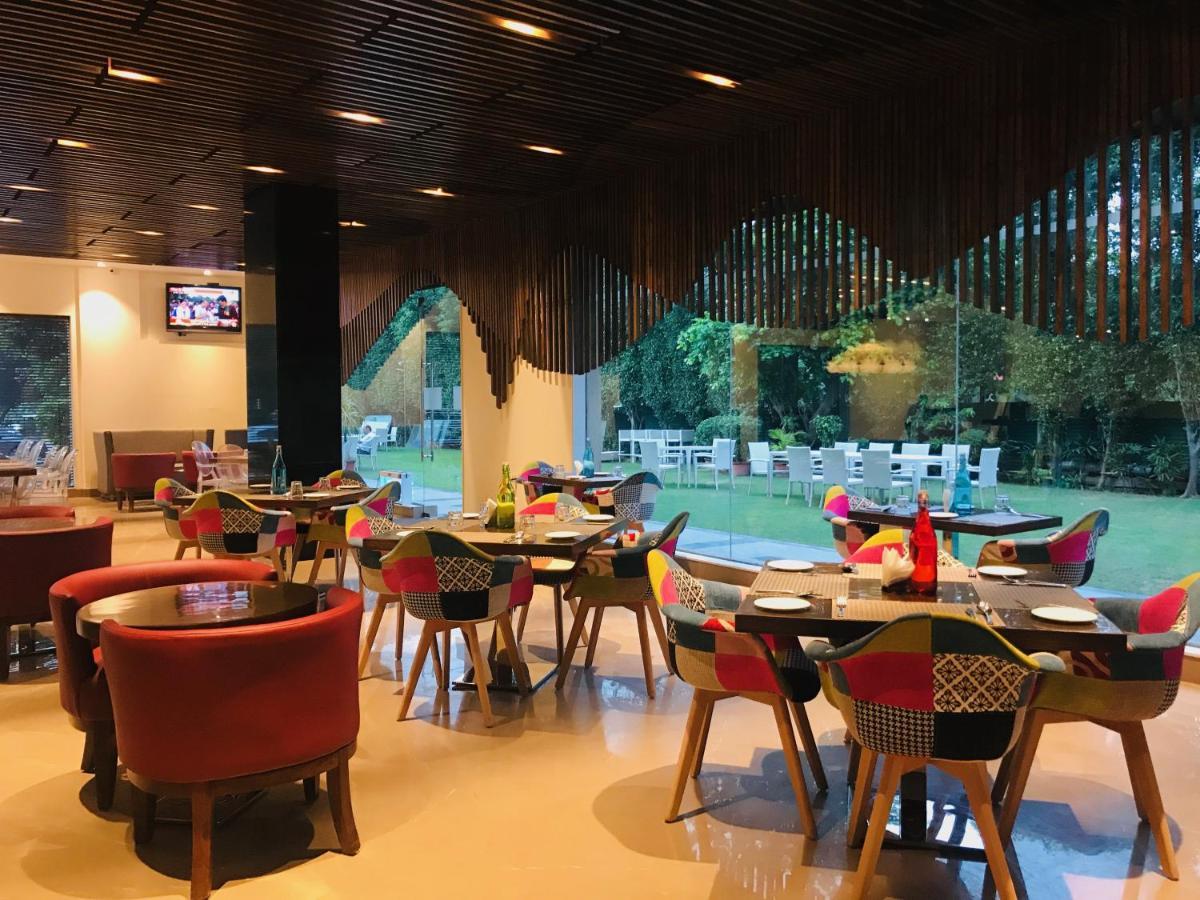 Golden Tulip City Centre Gurgaon Extérieur photo